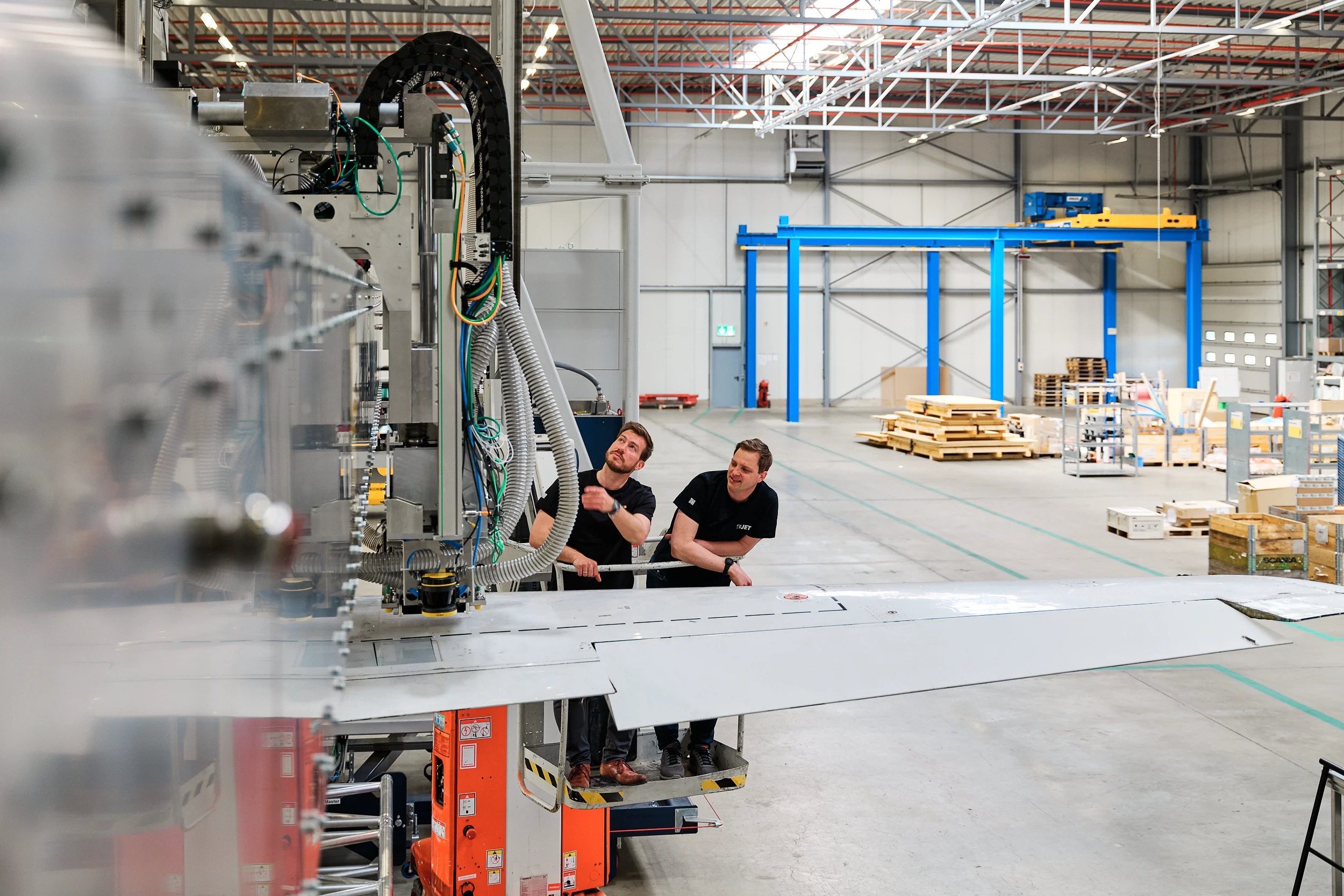 4JET laser system processing an aircraft wing