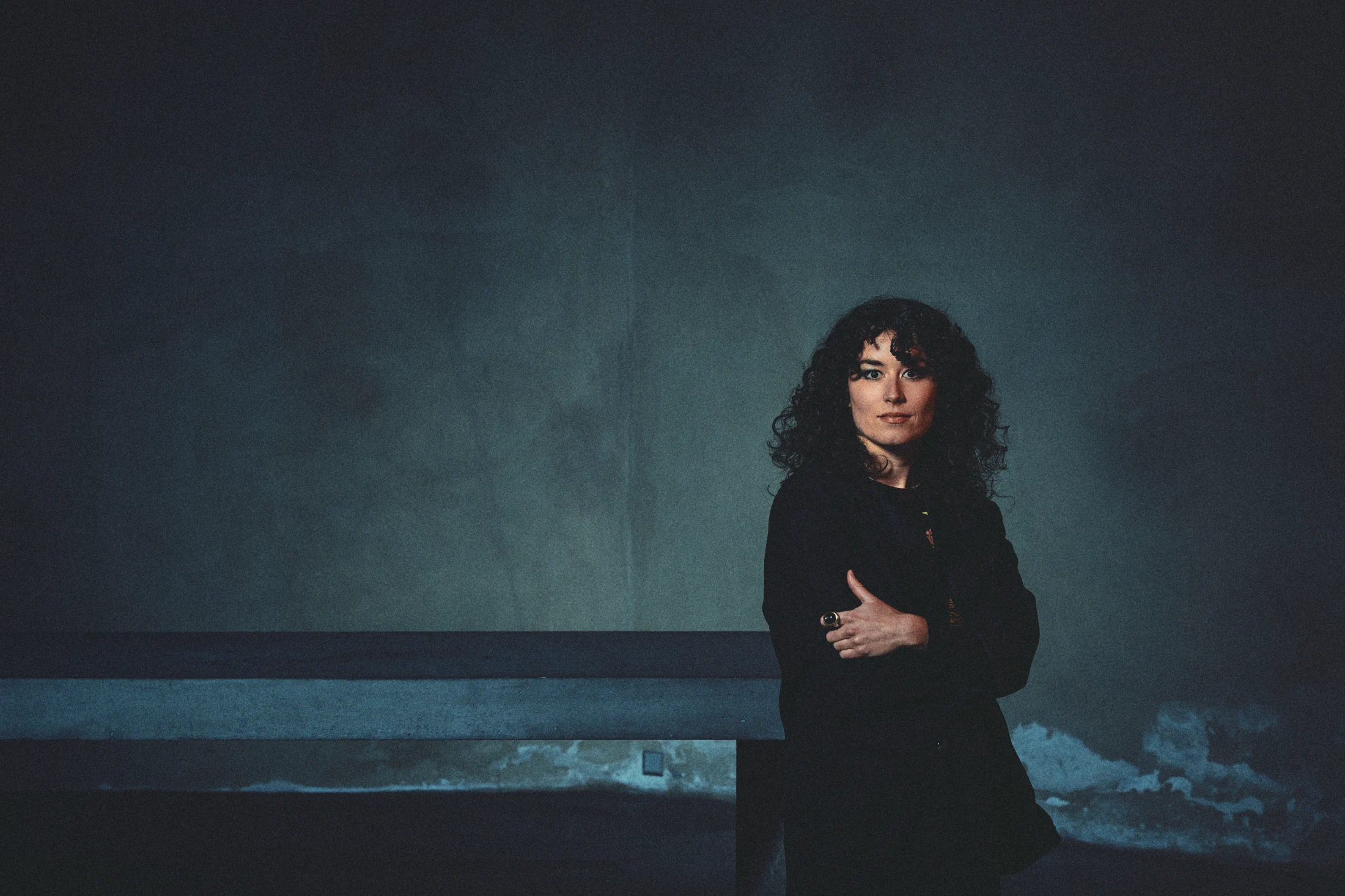 Wide editorial portrait of soprano Marie Heeschen of Ensemble BRuCH at St. Peter Cologne