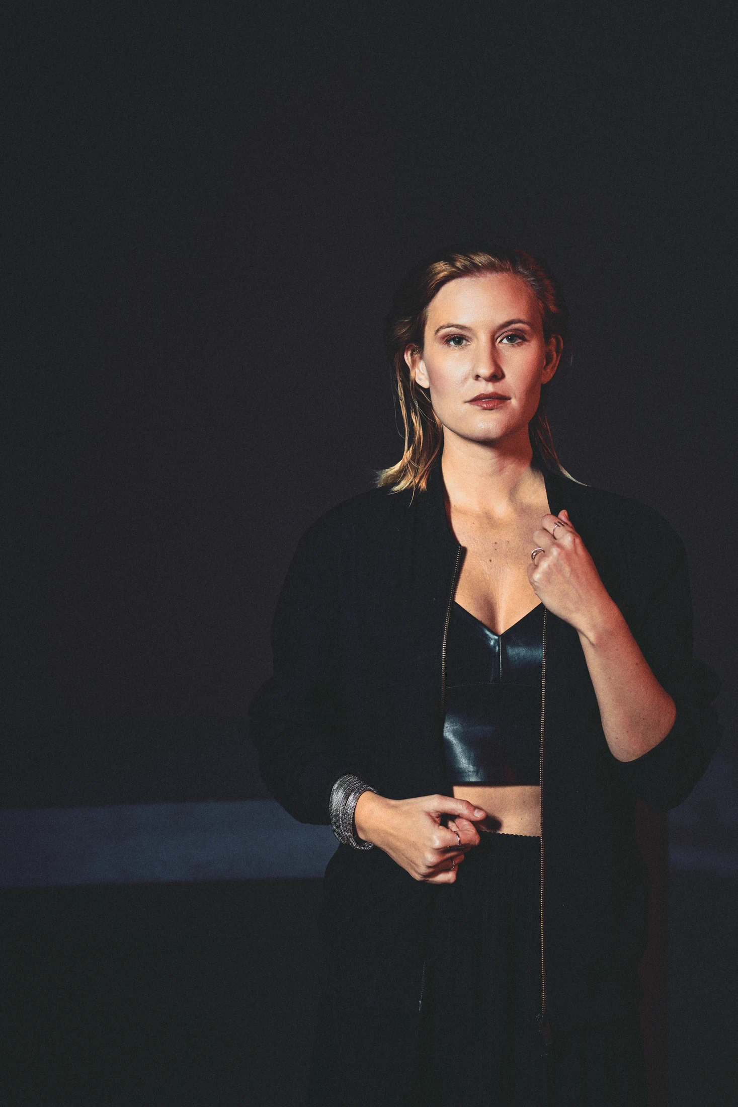 Editorial portrait of cellist Ella Rohwer of Ensemble BRuCH at St. Peter Cologne
